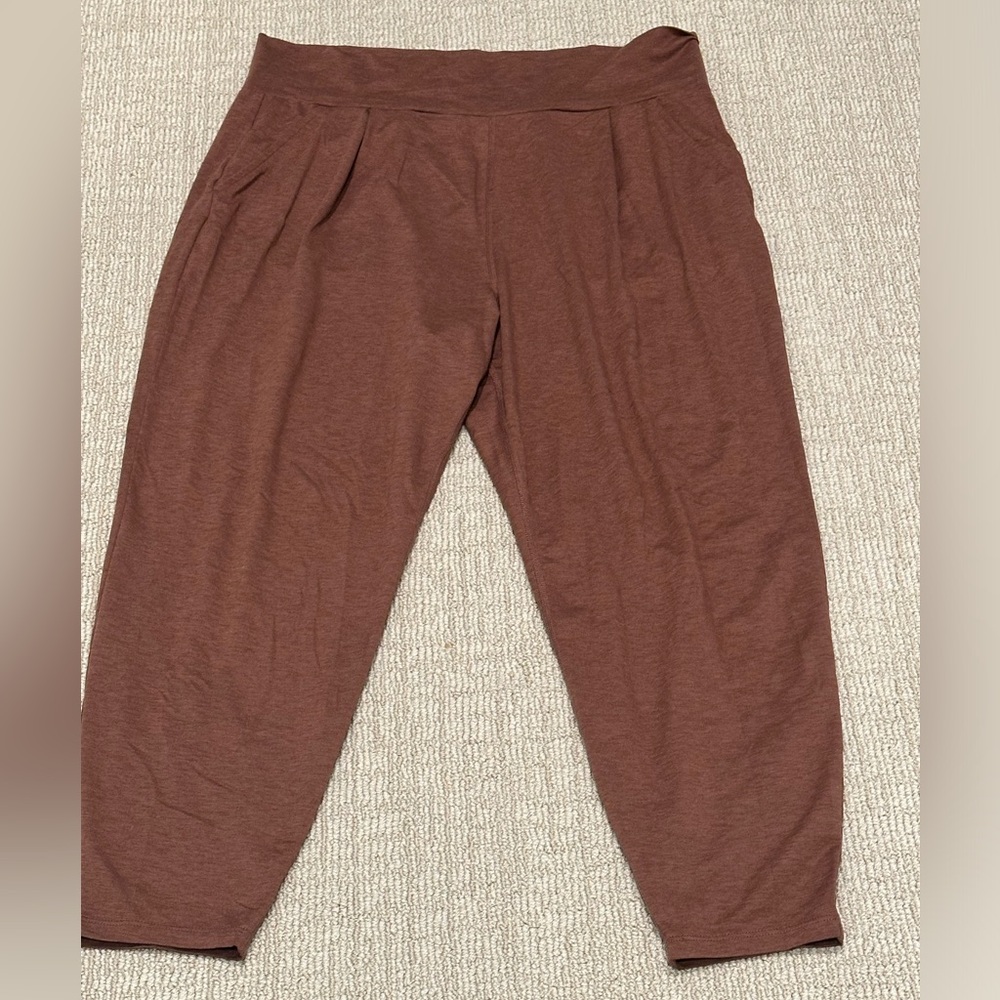Women’s Vuori light weight Villa pants size XL